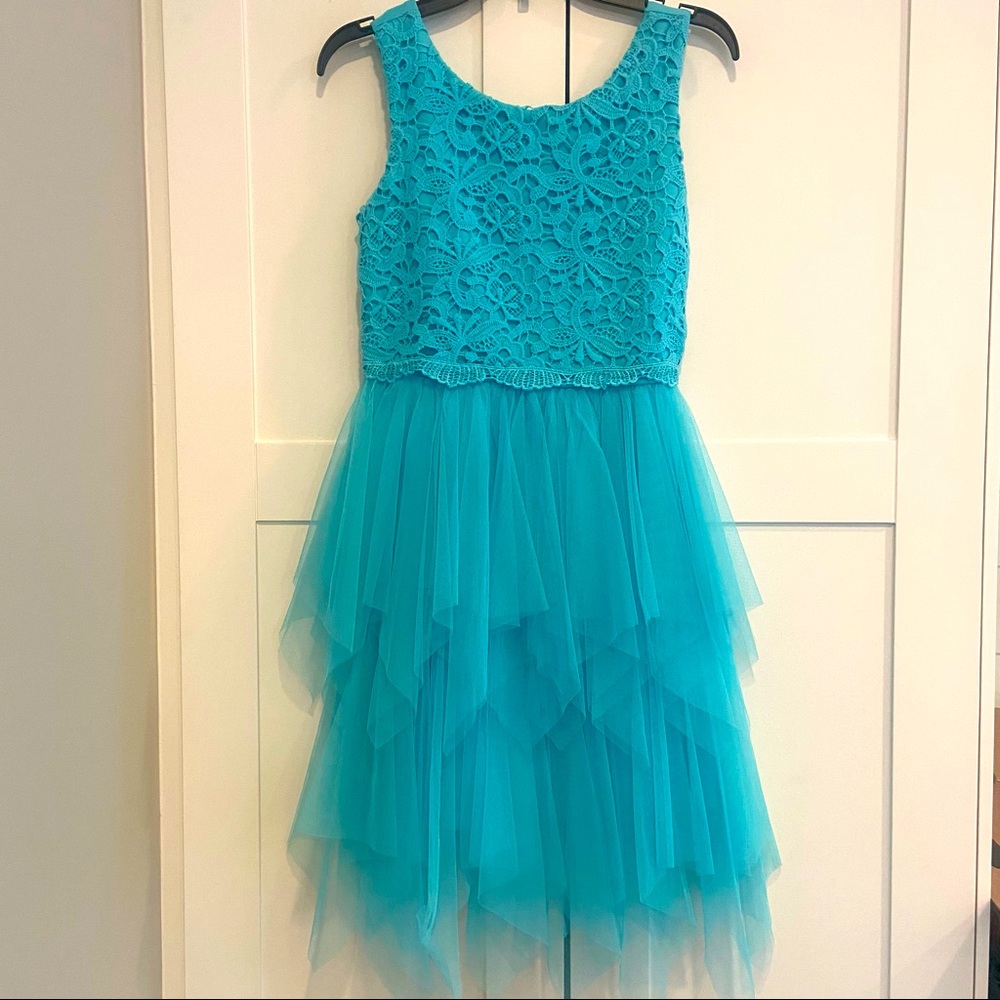 Lace and tulle girls special occasion dress, turquoise, size 14/16.